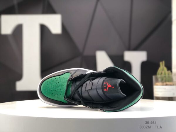 Air Jordan 1 Mid 'Pine Green' 554724-067 - Image 4