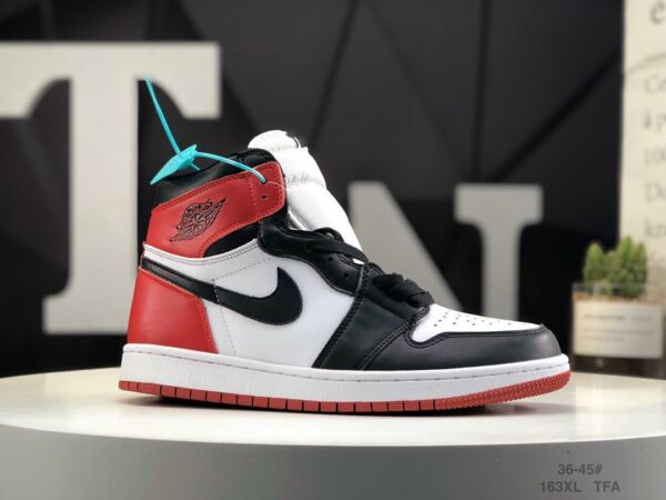 Air Jordan 1 Retro High OG 'Black Toe' 2016 555088-125 - Image 2