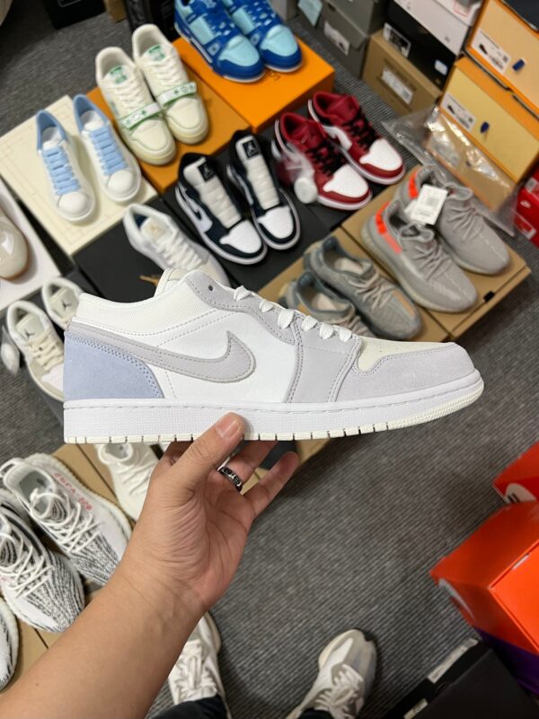 Air Jordan 1 Low 'Paris' CV3043-100 - Image 2