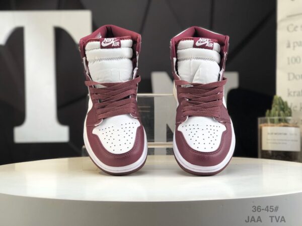Air Jordan 1 Retro High OG 'Bordeaux' 555088-611 - Image 9