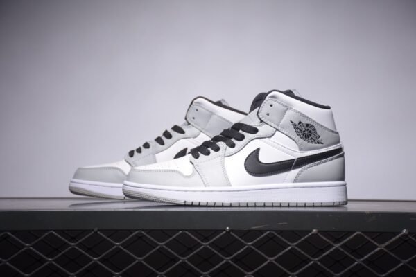 Air Jordan 1 Mid 'Smoke Grey' 554724-092 - Image 10