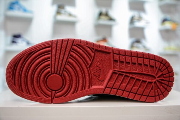 Air Jordan 1 Retro High OG 'Patent Bred' 555088-063 - Image 5