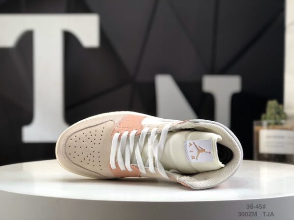 Air Jordan 1 Mid 'Milan' CV3044-100 - Image 4