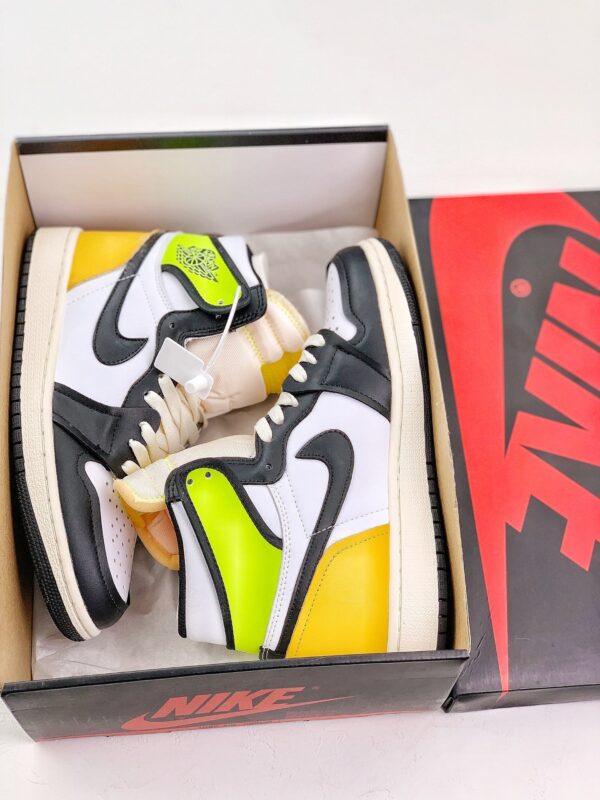 Air Jordan 1 Retro High OG 'Volt Gold' 555088-118 - Image 2