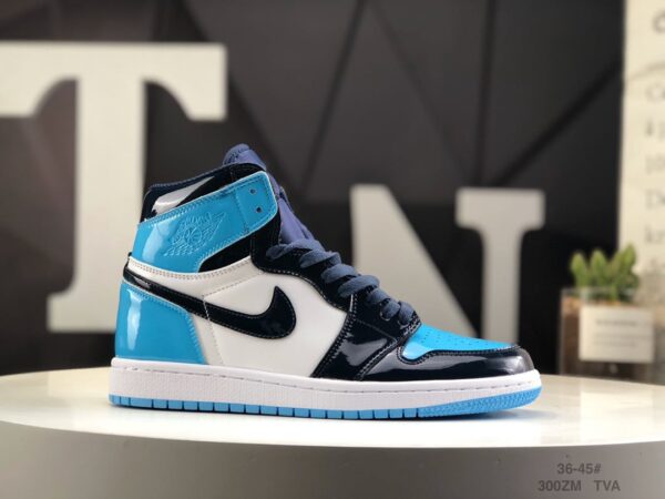 Wmns Air Jordan 1 Retro High OG 'Blue Chill' CD0461-401 - Image 2