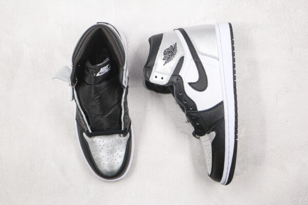 Wmns Air Jordan 1 Retro High OG 'Silver Toe' CD0461-001 - Image 2
