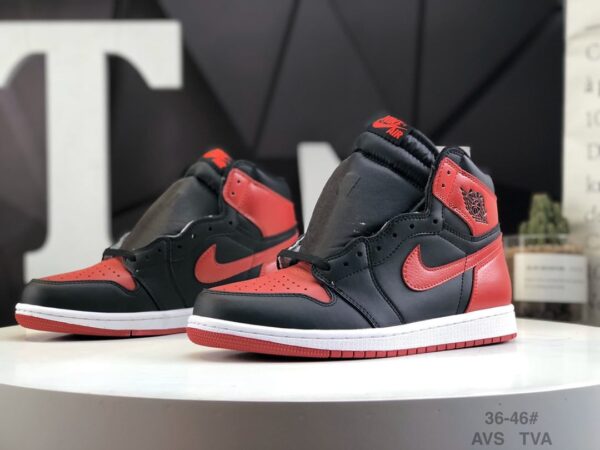 Air Jordan 1 Retro High OG 'Banned' 2016 555088-001 - Image 5