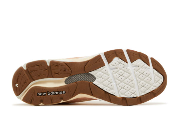 New Balance 990v3 - Image 4