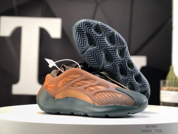 Yeezy 700 V3 Copper Fade GY4109 - Image 6